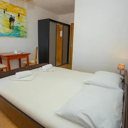 Apartment Goran *