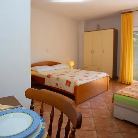 Apartment Goran *