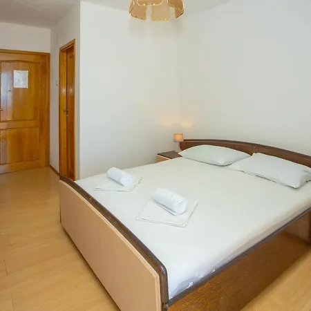 Apartment Goran Baska Voda